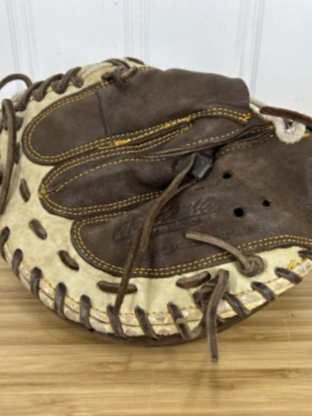 AKADEMA AGC98 Pro Model Catchers Mitt Glove Prodigy Series 32”  RHT Broken - In